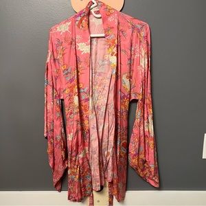 Leo Short Robe size s/m EUC